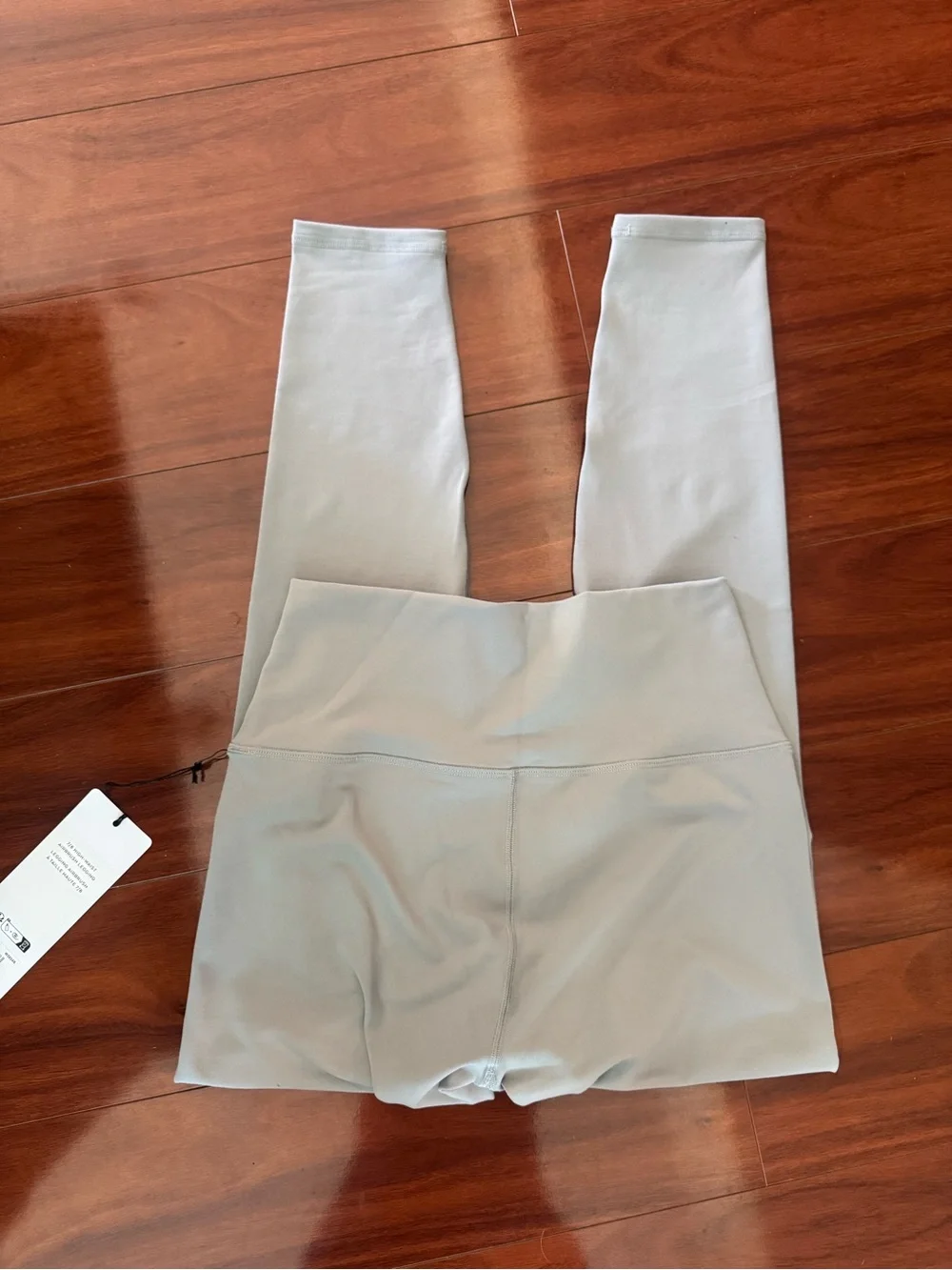 Alo Logo 7/8 High Waist Airbrush Lunar Gray Leggings Women’s Sz Medium-NWT